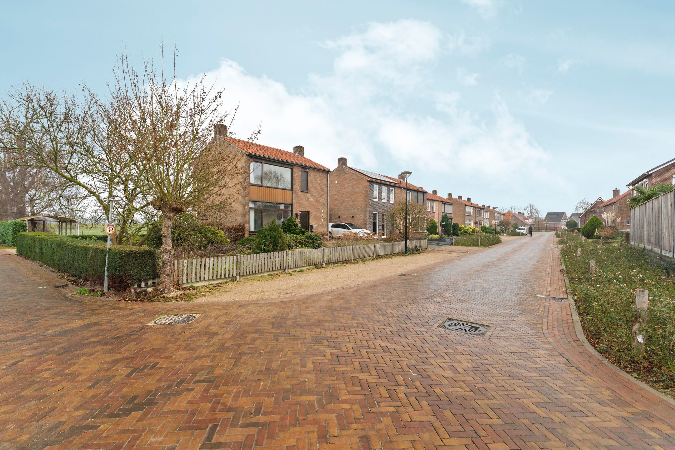 Photo 27 of Burgemeester Douvenstraat 22-A