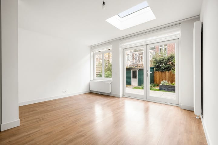 Photo 2 of Paramaribostraat 75