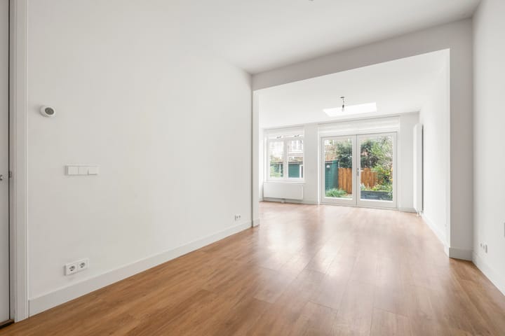 Foto 13 van Paramaribostraat 75