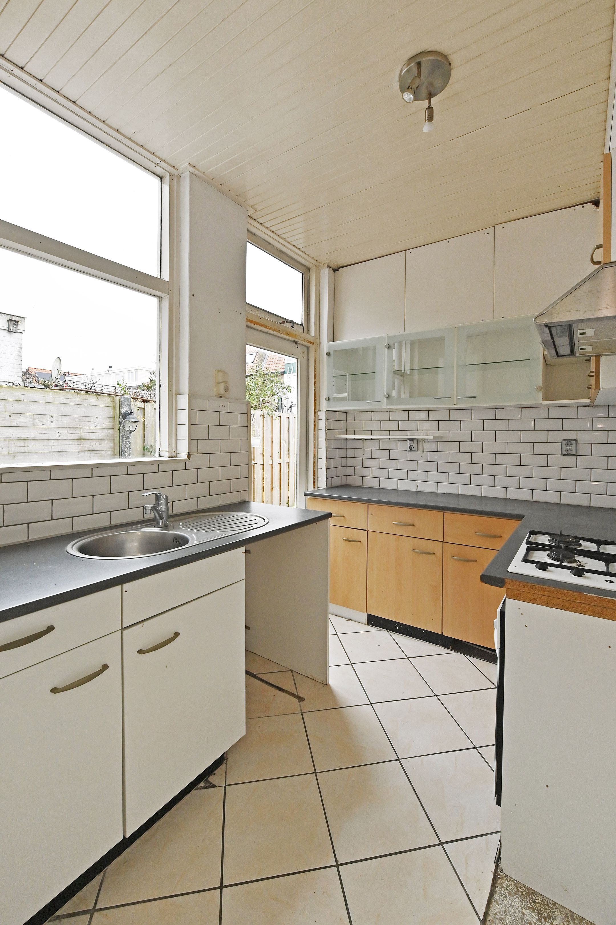 Photo 3 of Emmastraat 47