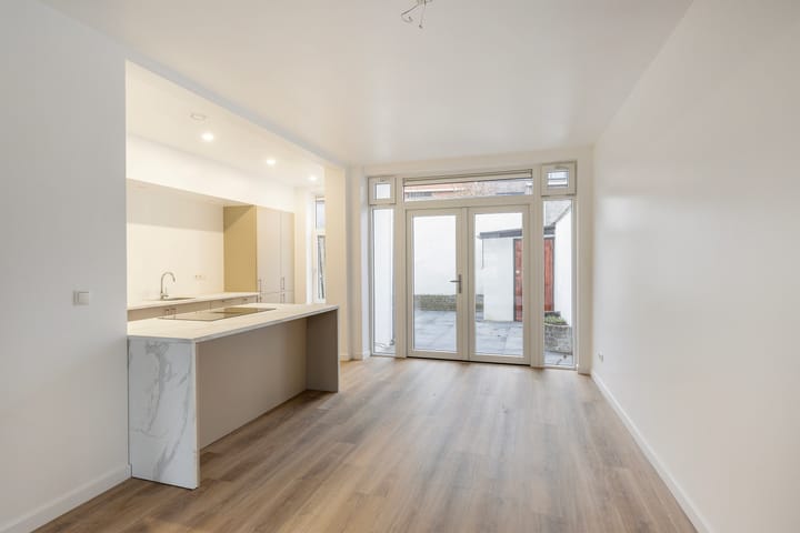 Photo 11 of Willem Barendszoonstraat 17