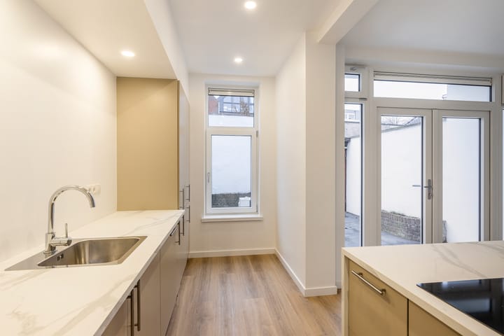 Photo 14 of Willem Barendszoonstraat 17