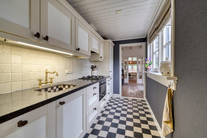 Foto 10 van Parallelweg 128