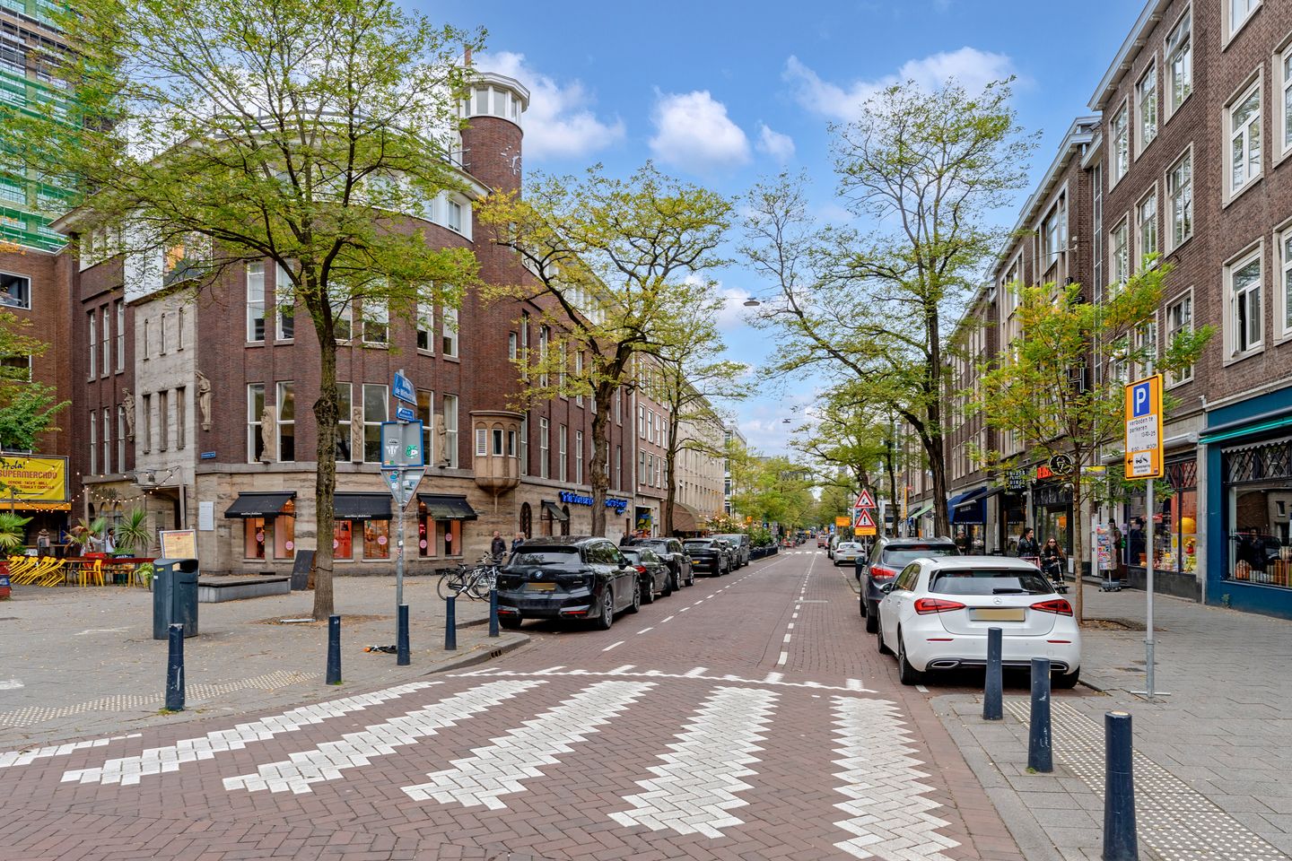 View photo 2 of Witte de Withstraat 2