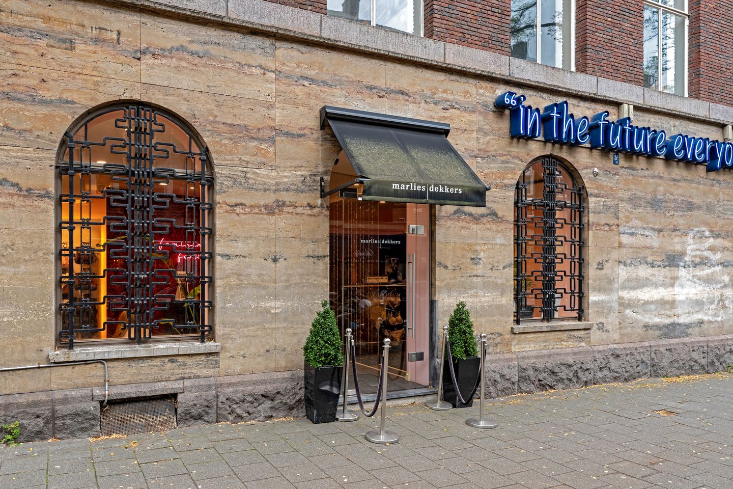 View photo 3 of Witte de Withstraat 2