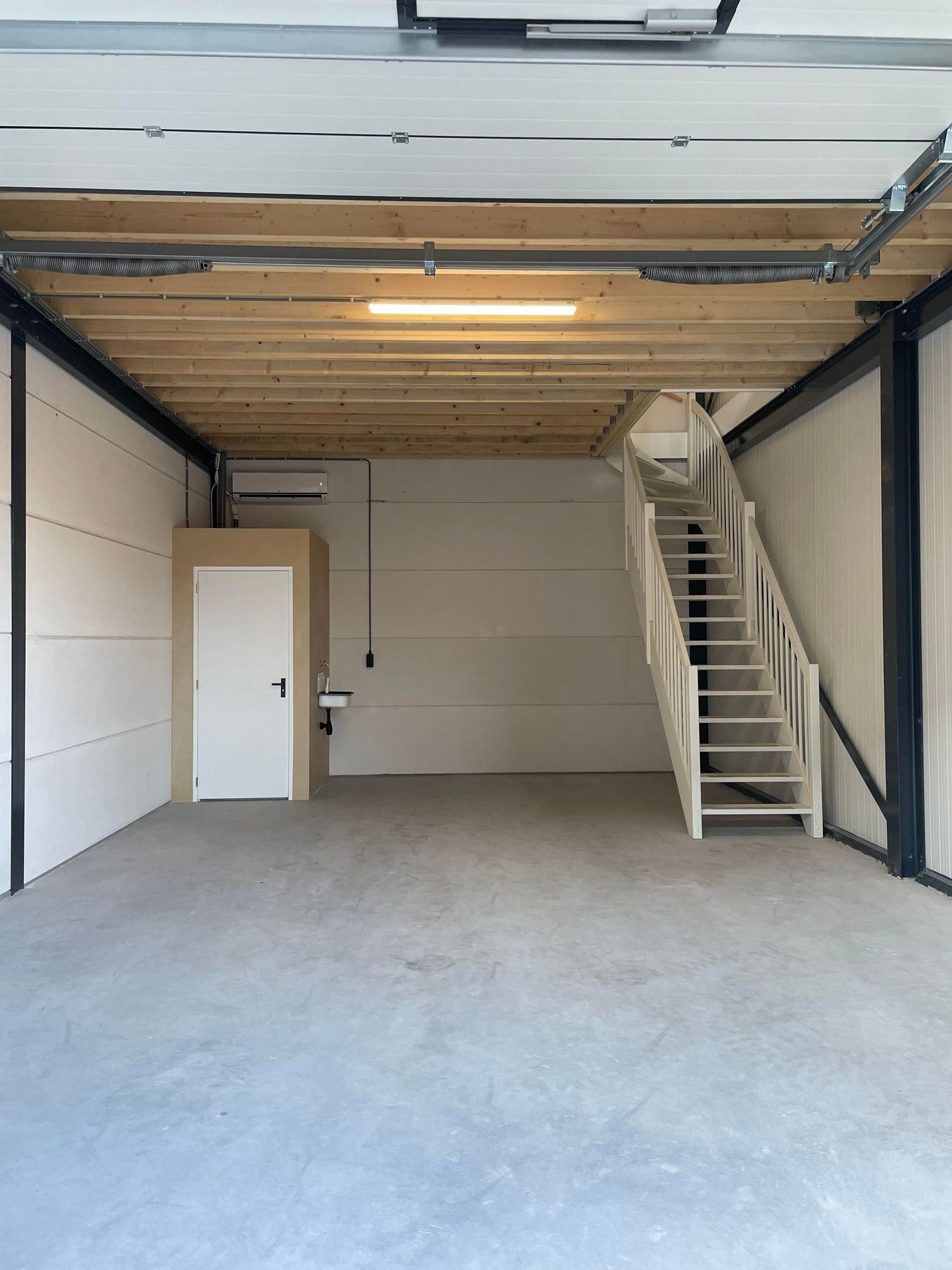 Bekijk foto 3 van Randweg 23