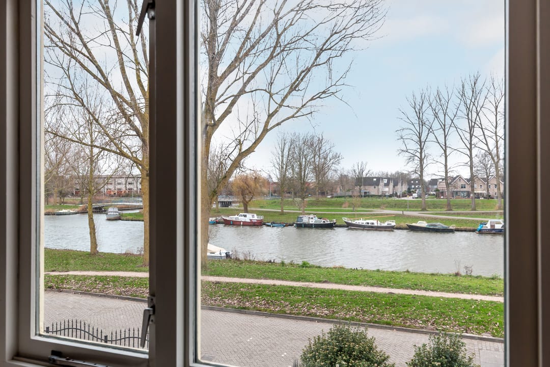 Photo 38 of Horst 10 11