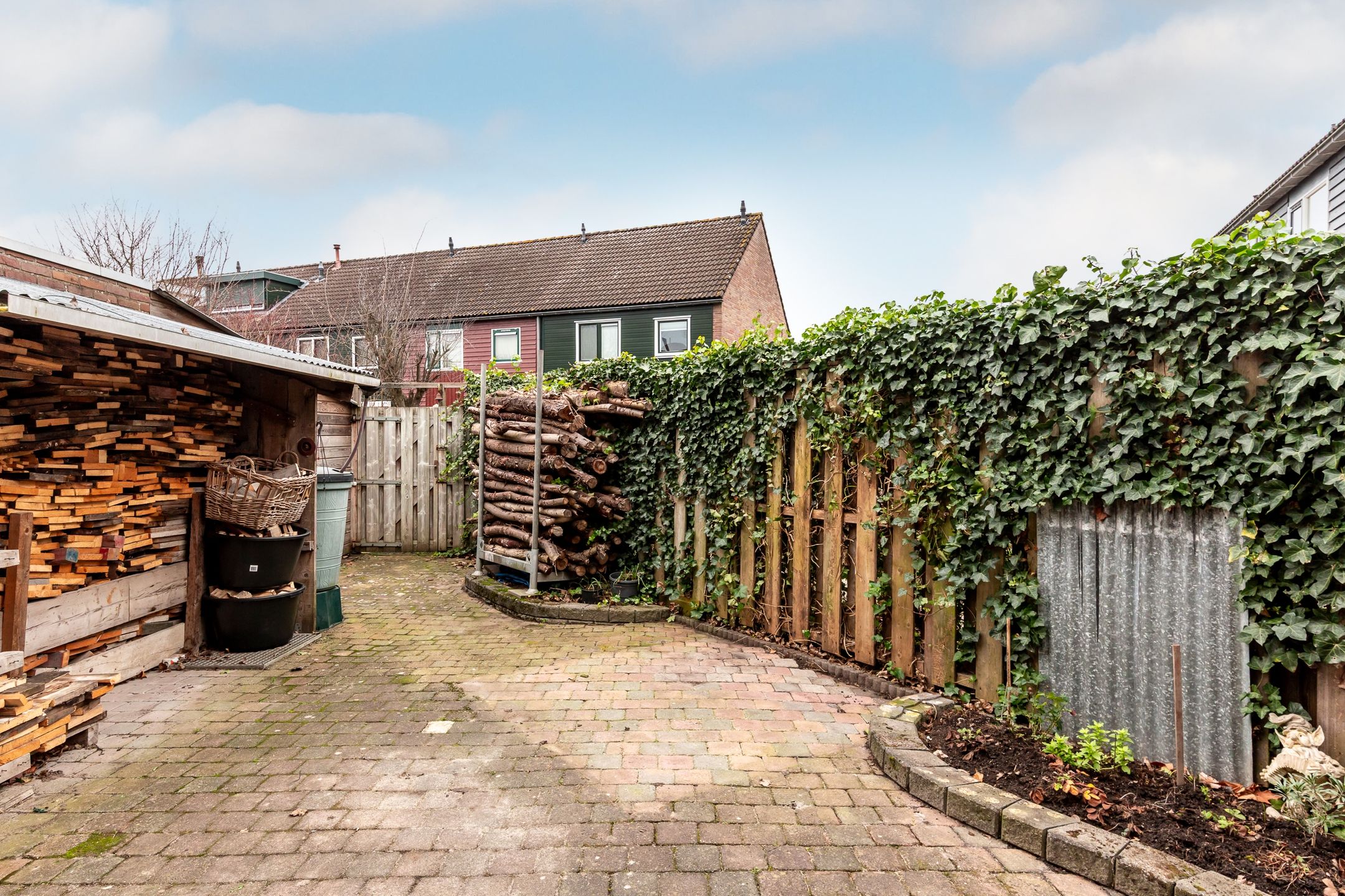 Photo 48 of Horst 10 11