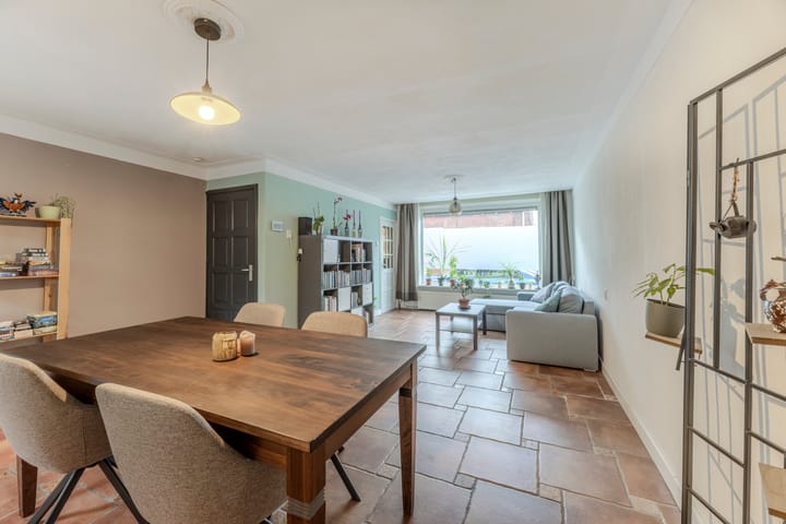 Photo 2 of Van Hogendorpstraat 89-A