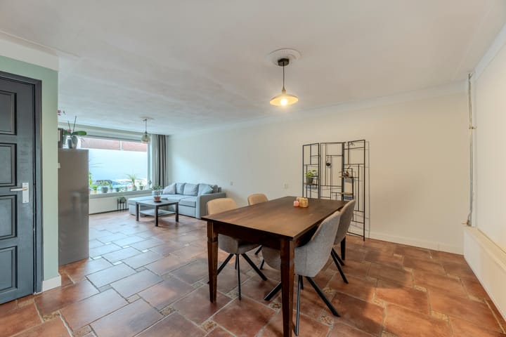 Photo 3 of Van Hogendorpstraat 89-A