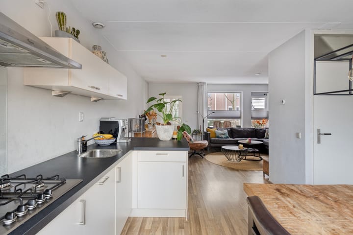 Foto 12 van B.A.A. Engelbertinklaan 132