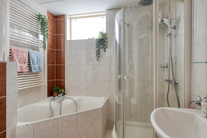 Foto 21 van B.A.A. Engelbertinklaan 132