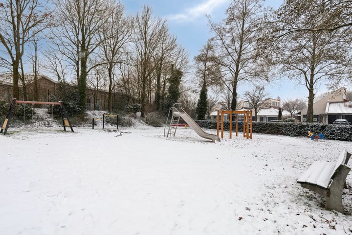 Foto 32 van B.A.A. Engelbertinklaan 132