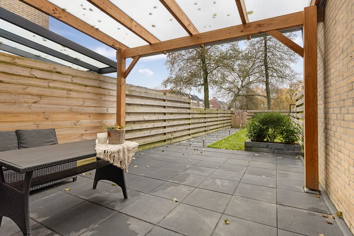 Photo 39 of Ten Oeverlaan 110