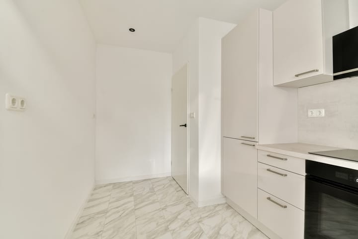 Photo 9 of Reeweg Oost 113