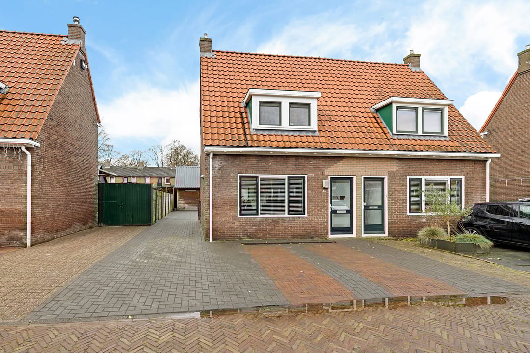 Photo 2 of Zuiderstraat 8