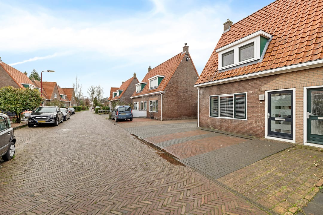 Photo 8 of Zuiderstraat 8