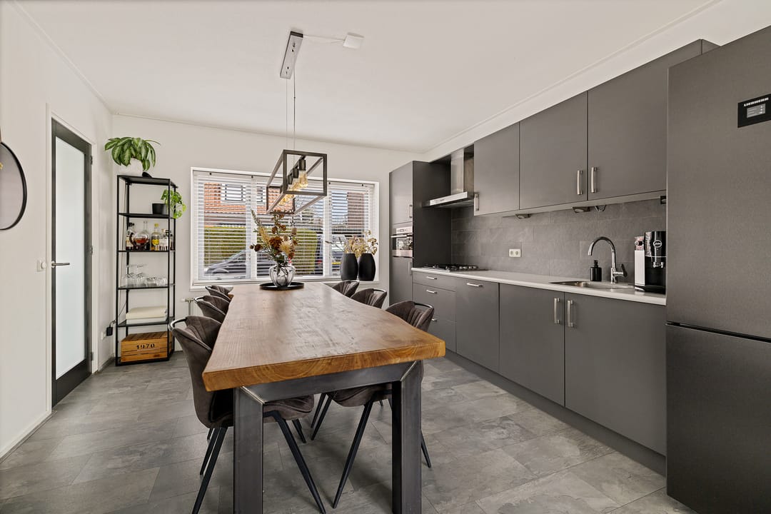 Photo 17 of Zuiderstraat 8