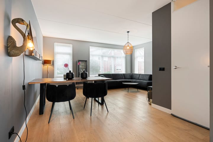 Photo 9 of Wethouder Zeefatstraat 17