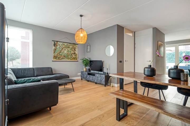 Photo 10 of Wethouder Zeefatstraat 17