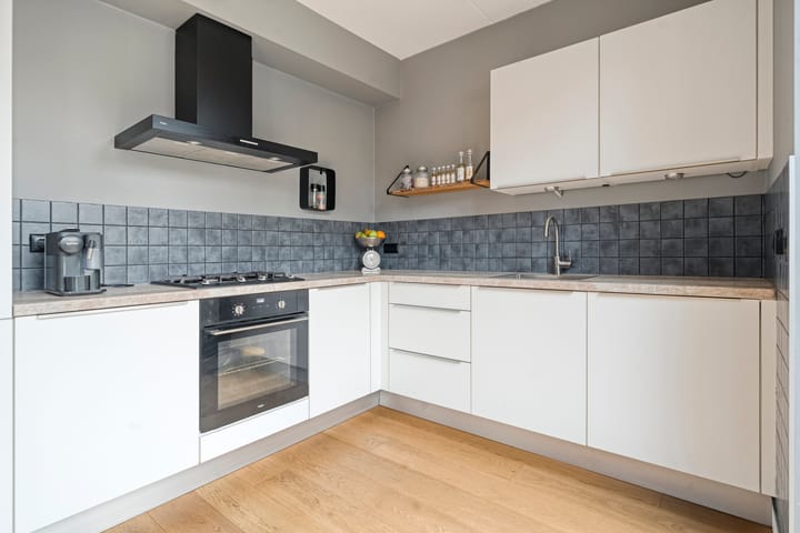 Photo 20 of Wethouder Zeefatstraat 17