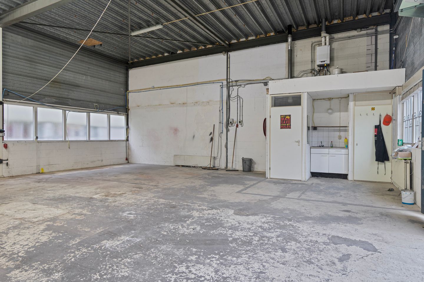 View photo 4 of Hoedemakersstraat 16