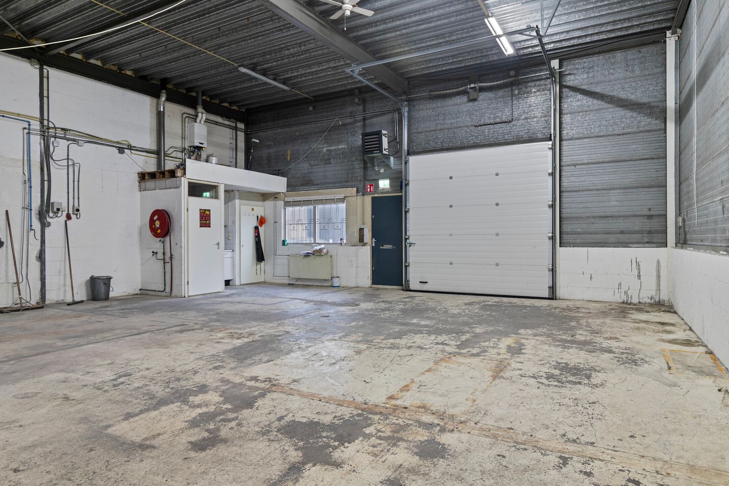 View photo 5 of Hoedemakersstraat 16