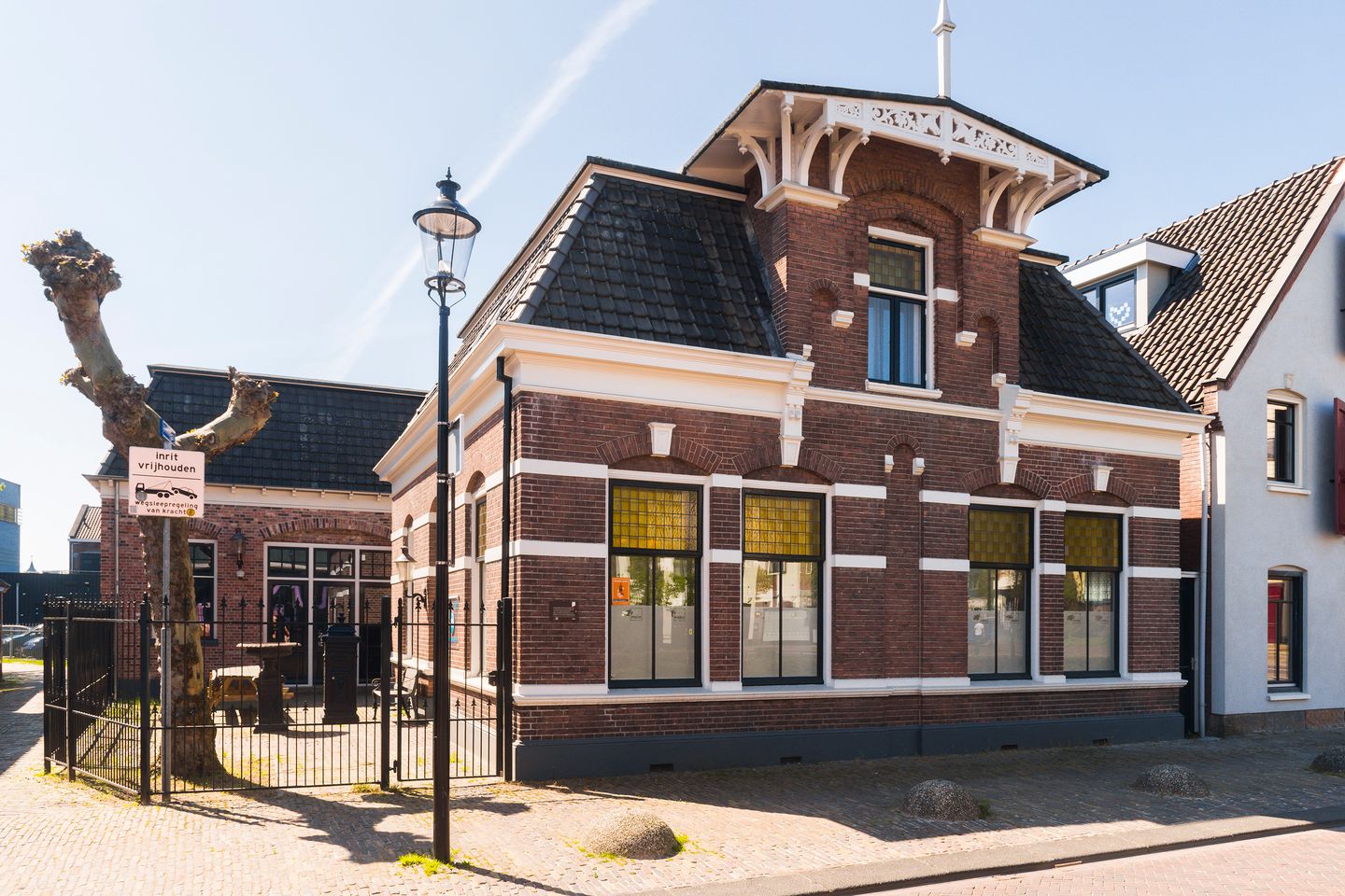 View photo 2 of Pastoriestraat 45