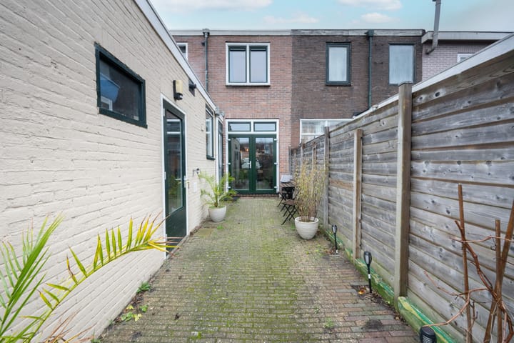 Foto 10 van De Ruyterstraat 65