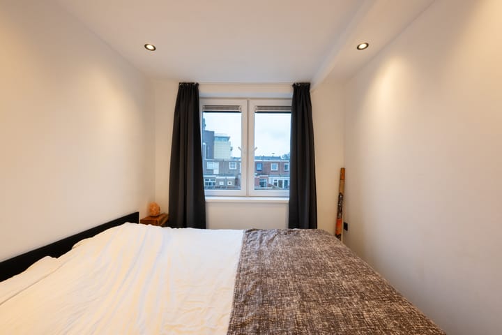 Foto 12 van De Ruyterstraat 65