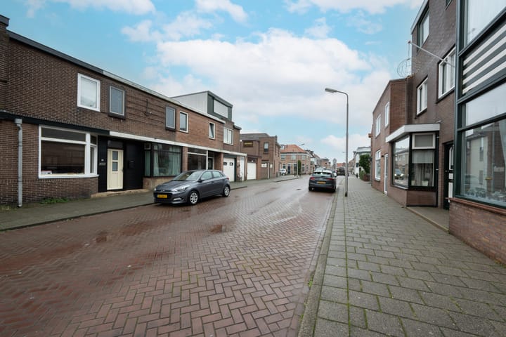 Foto 21 van De Ruyterstraat 65