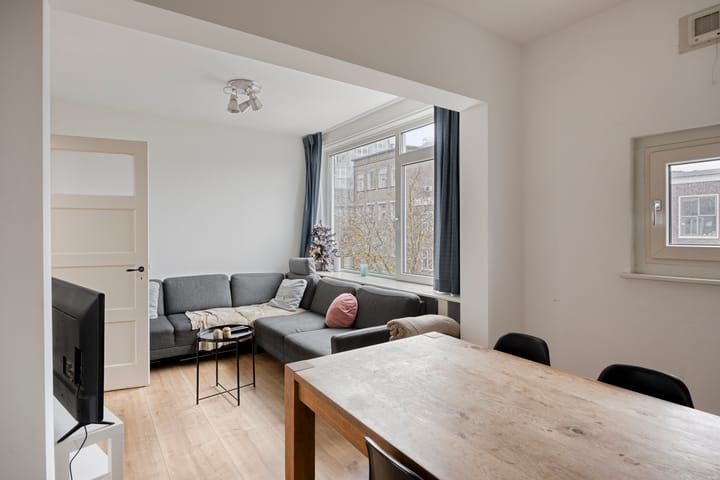 Photo 3 of Meent 72-D