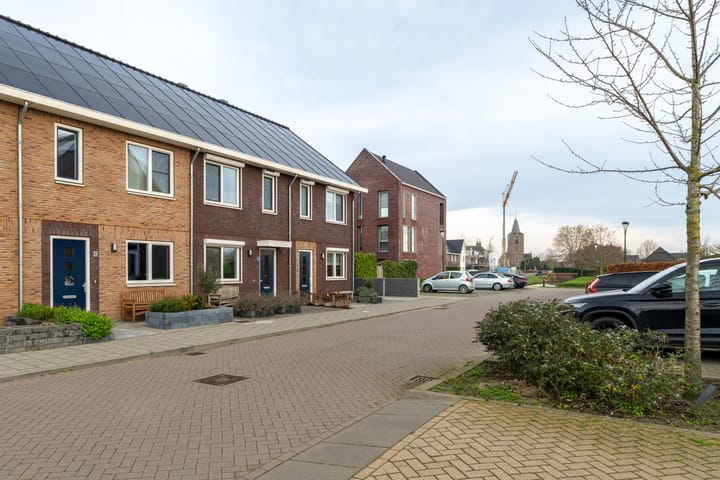 Photo 3 of Hazelegerstraat 2-A