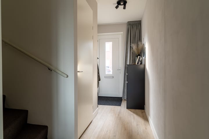 Photo 4 of Hazelegerstraat 2-A