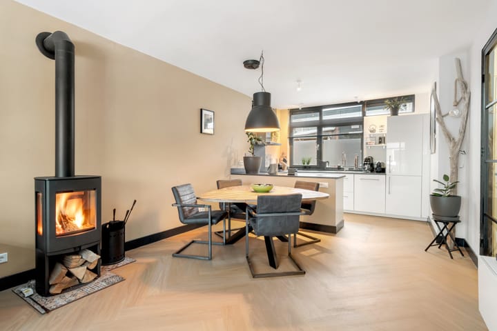 Photo 4 of 2e Oosterstraat 1-C