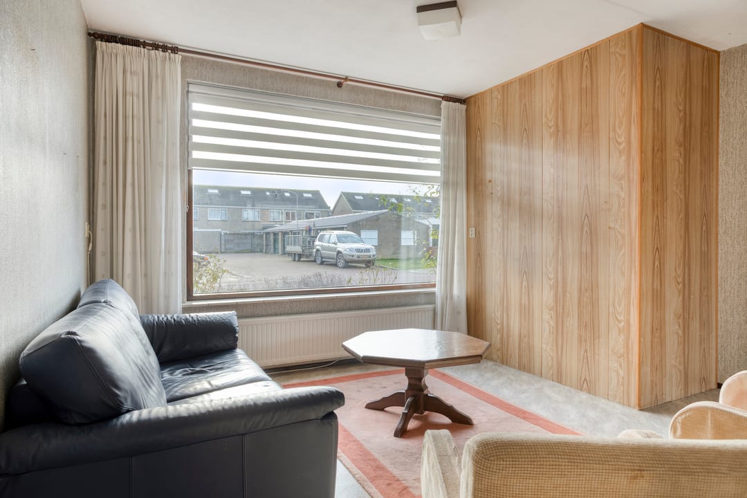 Photo 2 of Huijgensstraat 15