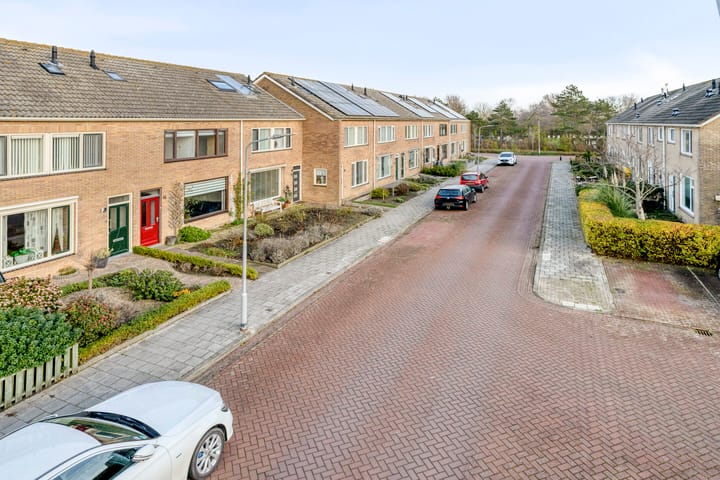 Photo 5 of Huijgensstraat 15