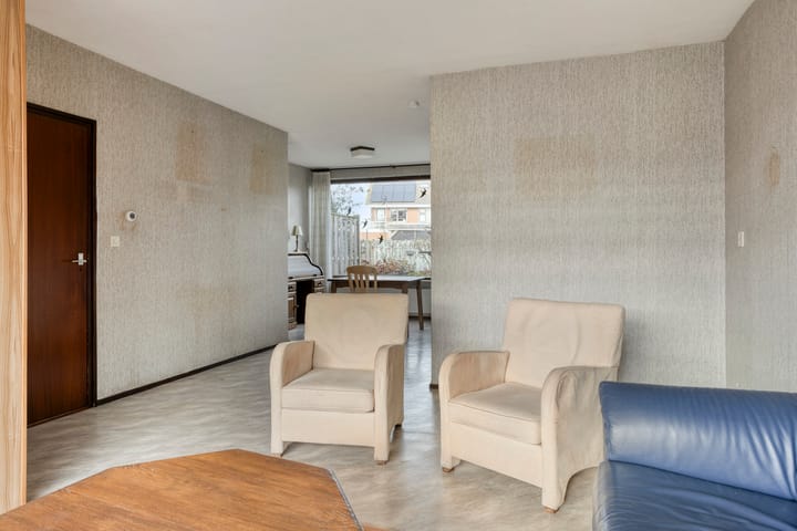 Photo 12 of Huijgensstraat 15