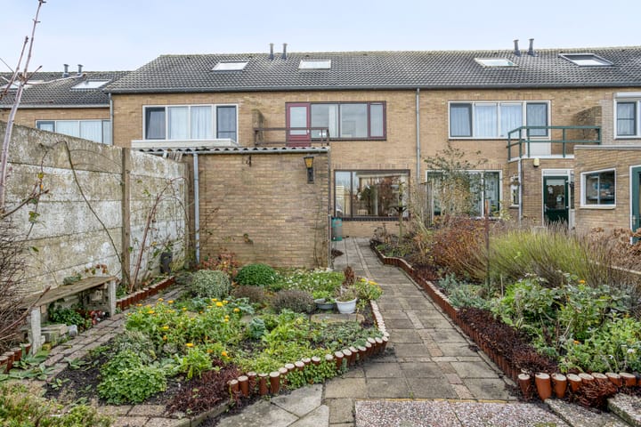 Photo 38 of Huijgensstraat 15