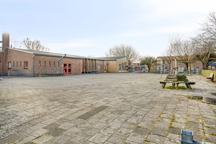 Photo 48 of Huijgensstraat 15