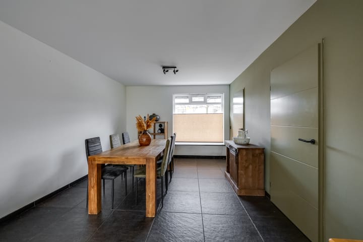 Foto 10 van Weegbree 4