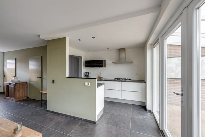 Foto 12 van Weegbree 4