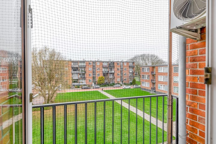 Photo 32 of Heyermansstraat 15-B