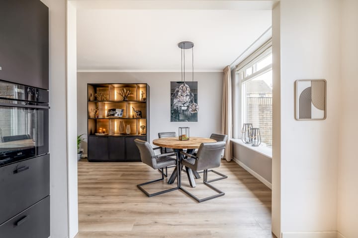 Photo 3 of Ridder van Dorpstraat 23