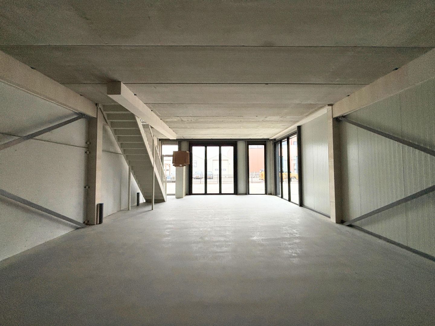 View photo 2 of Afmijnstraat 21