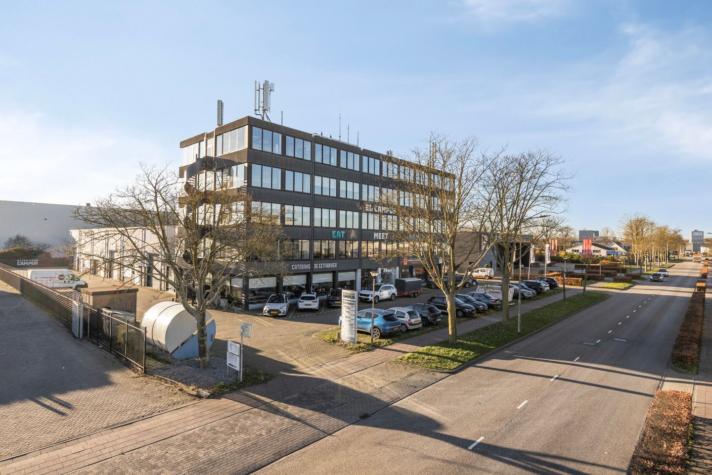 View photo 2 of Mon Plaisir 89