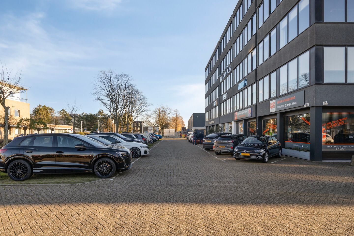 View photo 3 of Mon Plaisir 89