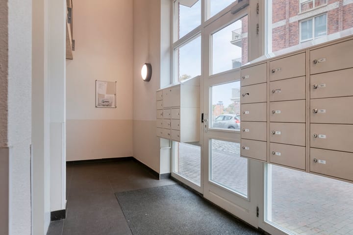 Foto 11 van Frontonstraat 85