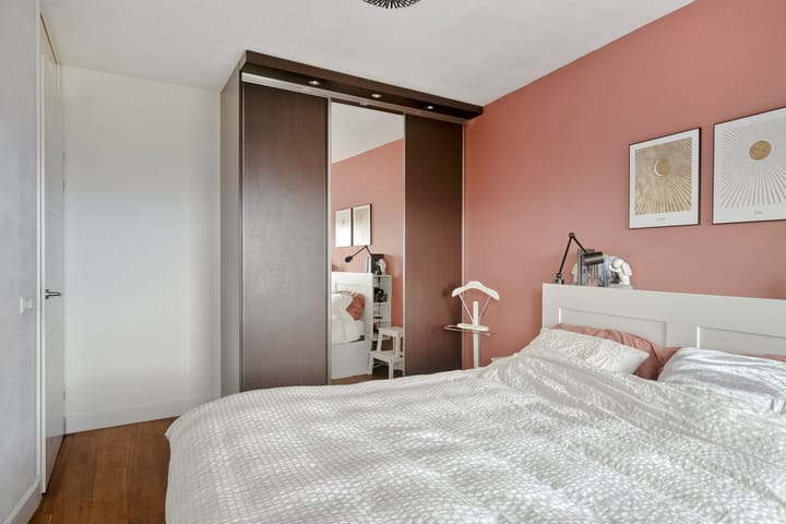 Foto 19 van Frontonstraat 85