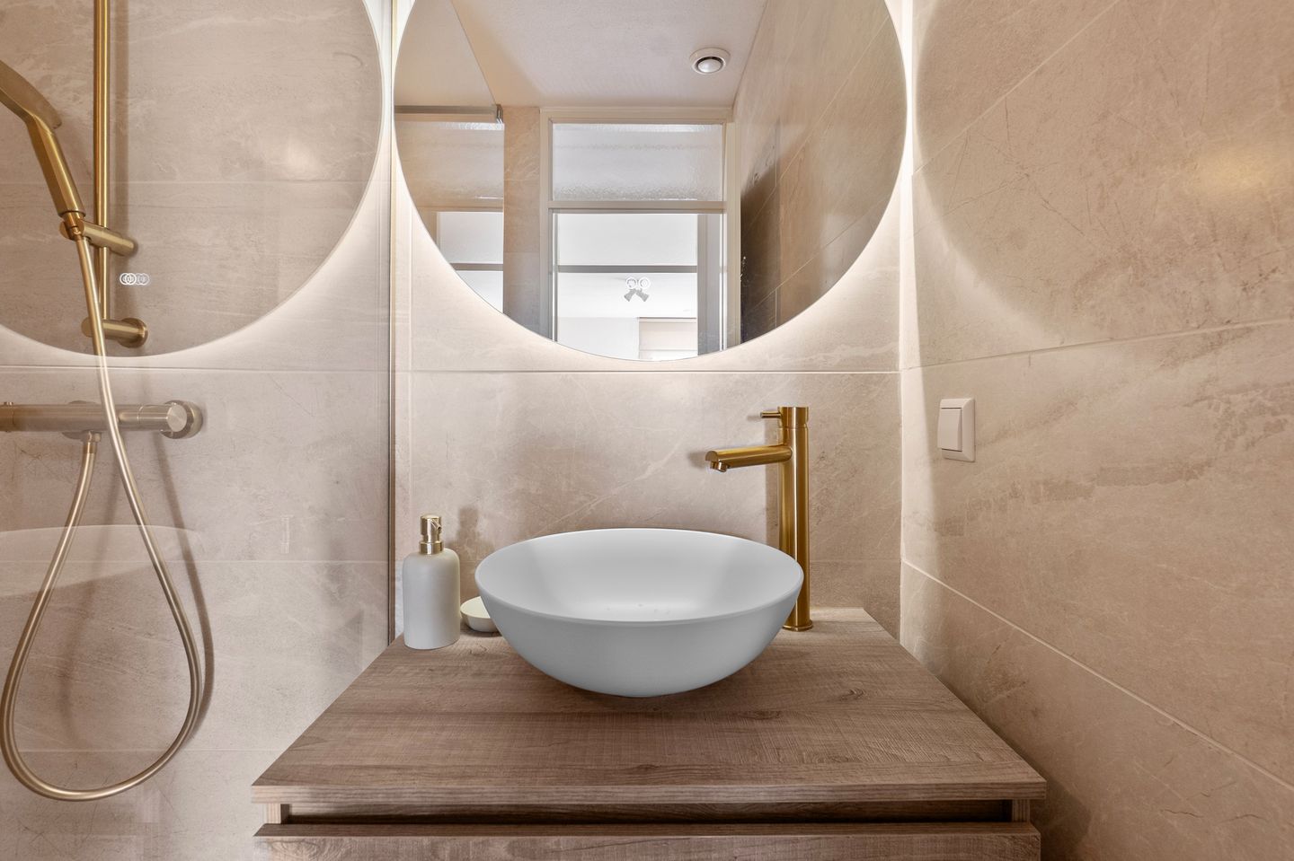 Foto 14 van Gevers Deynootweg 918